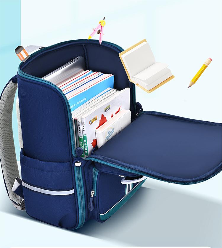 حقيبة الظهر الطالب