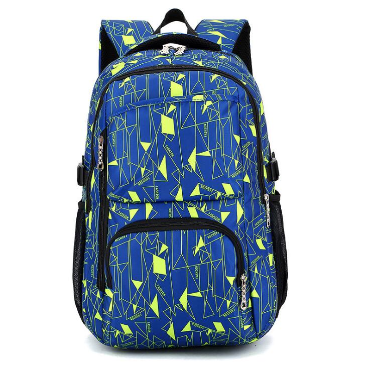 أمام حقيبة الظهر