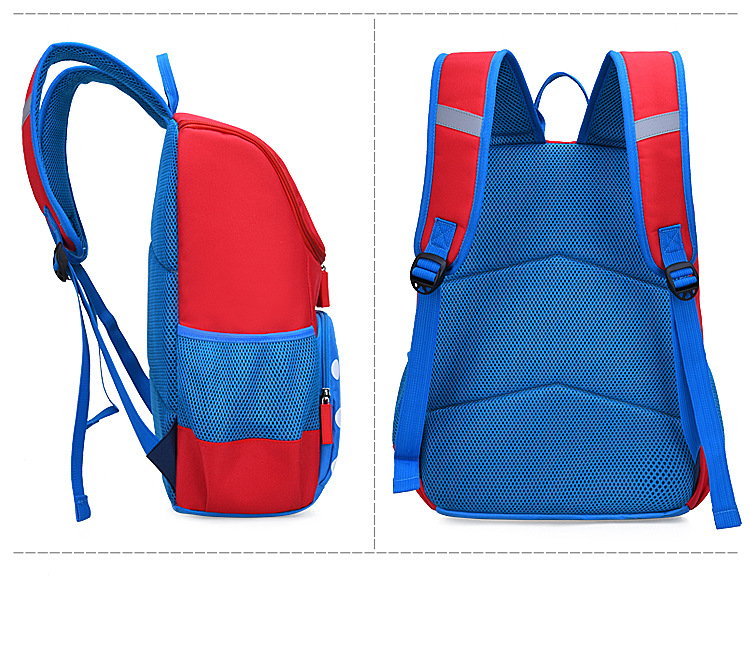 أحمر من حقيبة كتاب الطالب