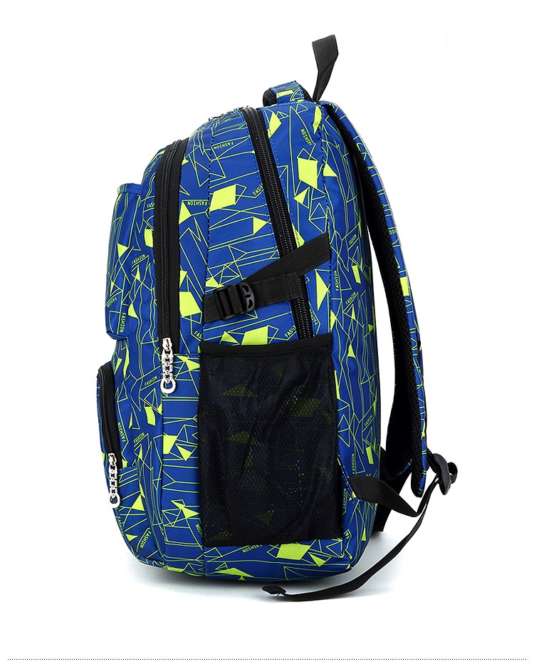 منظر جانبي على ظهره في الهواء الطلق