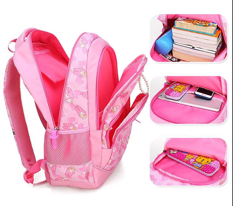 داخل الفتيات حقيبة الظهر