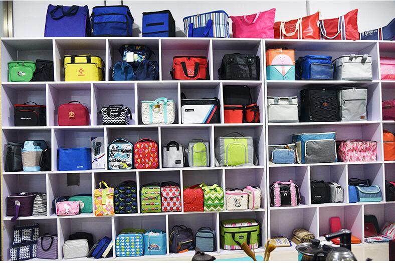 غرفة عينة من كيس الغداء المعزول