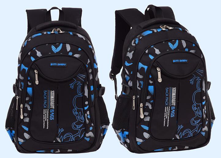 طالب أزرق مدرسي