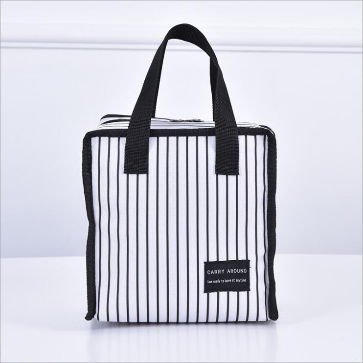 أبيض محمول البوليستر حقيبة الغداء المعزول