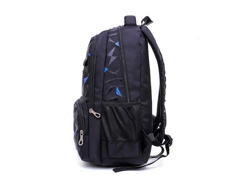 جانب من حقيبة الظهر للماء