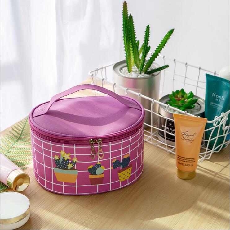 حقيبة ماكياج الأرجواني بو