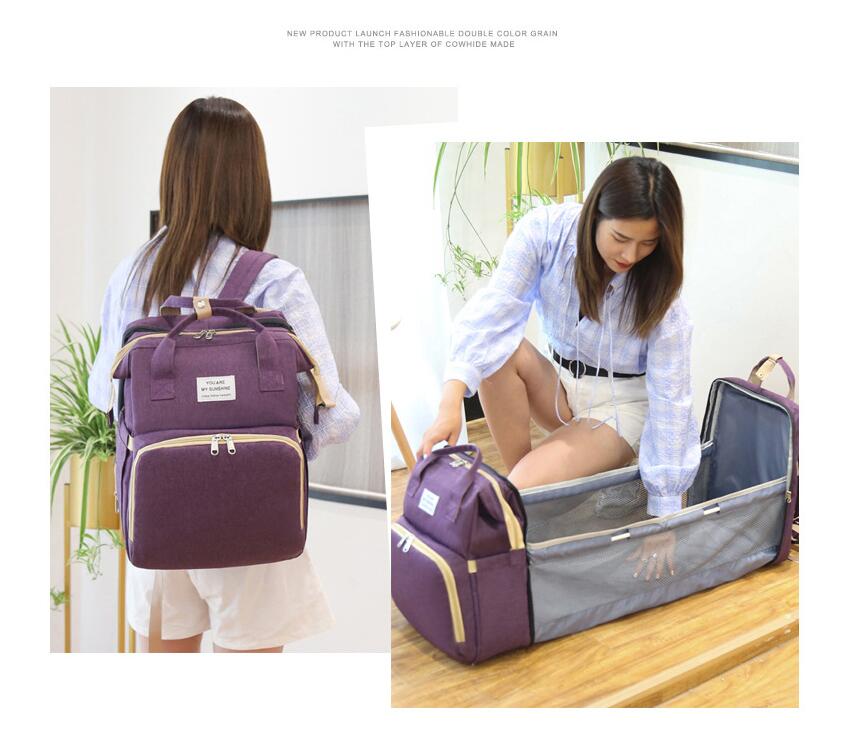 نموذج عرض على ظهره حفاضات الطفل